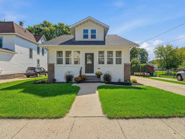 219 E Mill Street, Beaver Dam, WI 53916