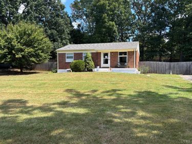 427 Woodland Circle, Lynchburg, VA 24502