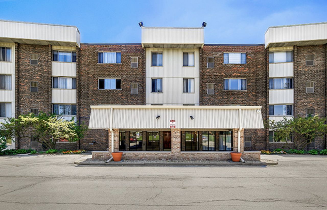 841 N York Road, Unit 128, Elmhurst, IL 60126 Main Photo