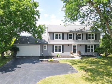 53 Selborne Chase , Fairport, NY 14450