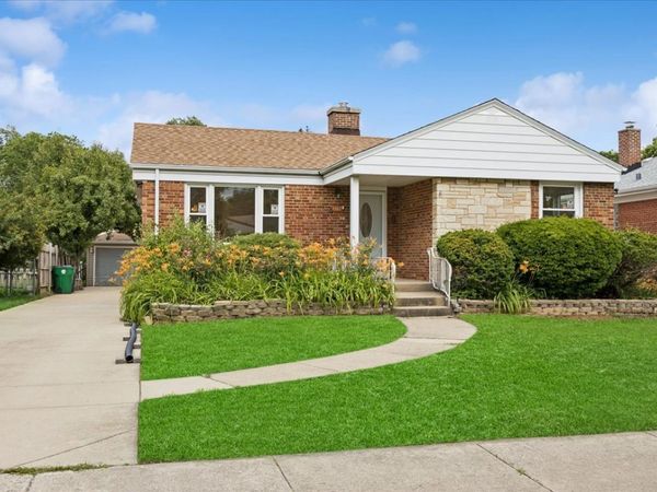 1307 Hull Avenue , Westchester, IL 60154