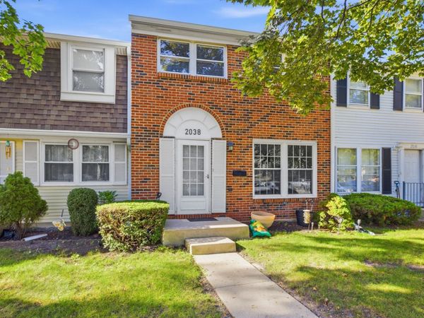 2038 Farnham Court , Schaumburg, IL 60194