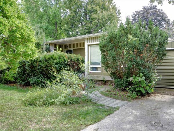 223 N VERZEL Drive, Macomb, IL 61455