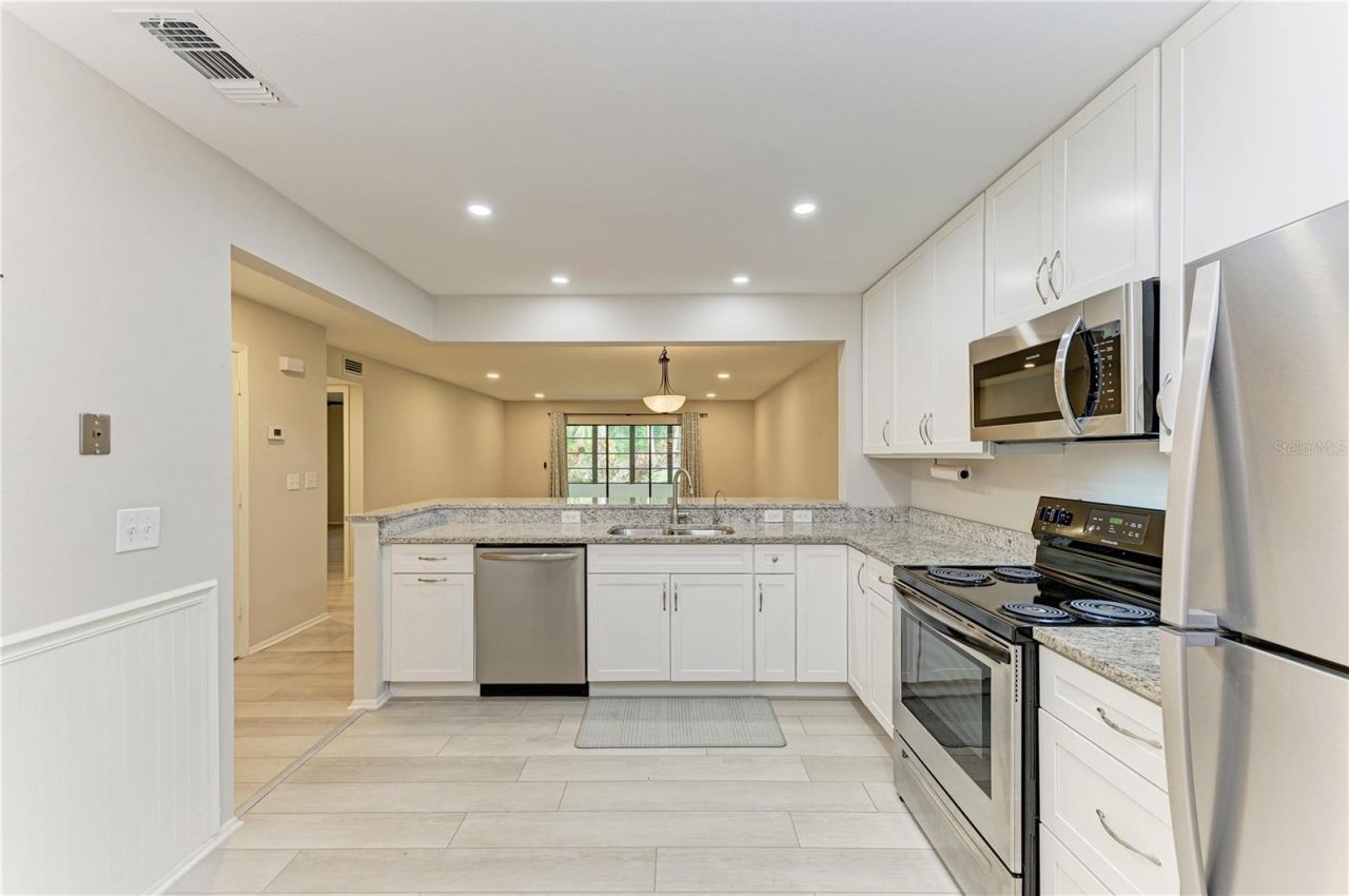 813 Spring Lakes Boulevard, Bradenton, FL 34210 Photo