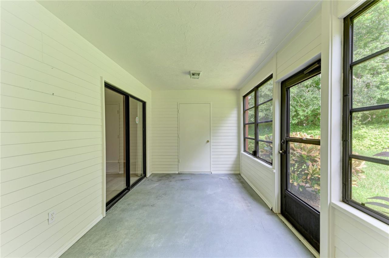 813 Spring Lakes Boulevard, Bradenton, FL 34210 Photo