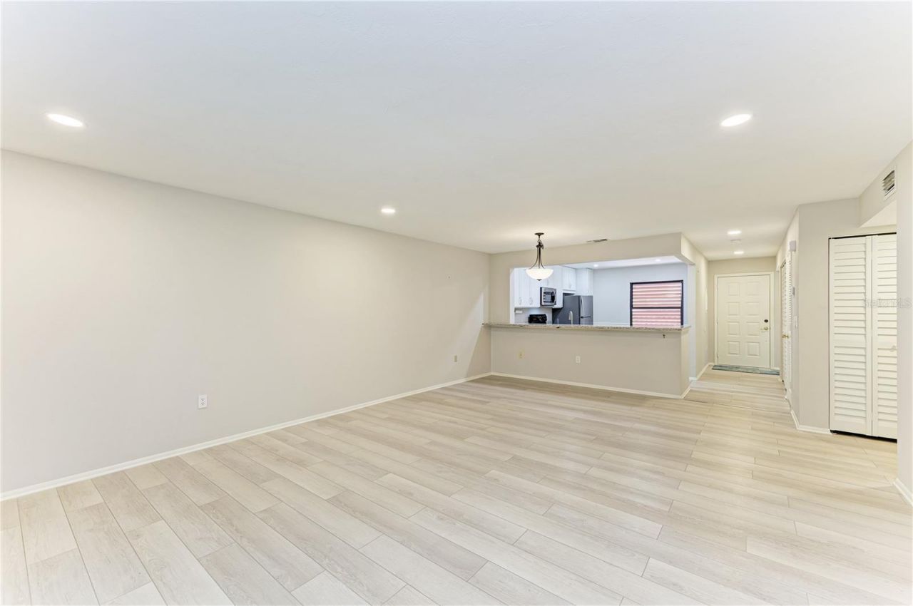 813 Spring Lakes Boulevard, Bradenton, FL 34210 Photo
