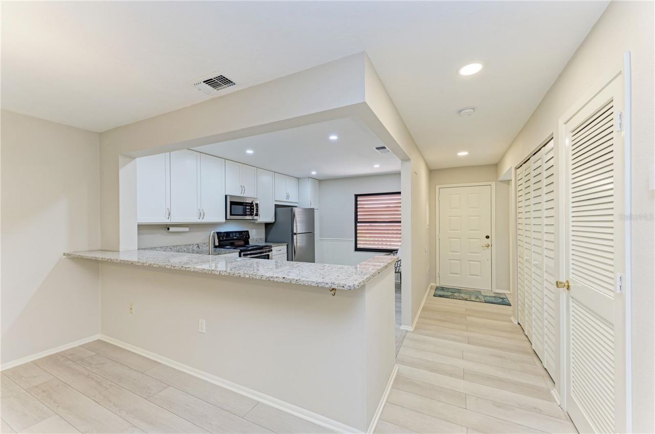 813 Spring Lakes Boulevard, Bradenton, FL 34210 Photo