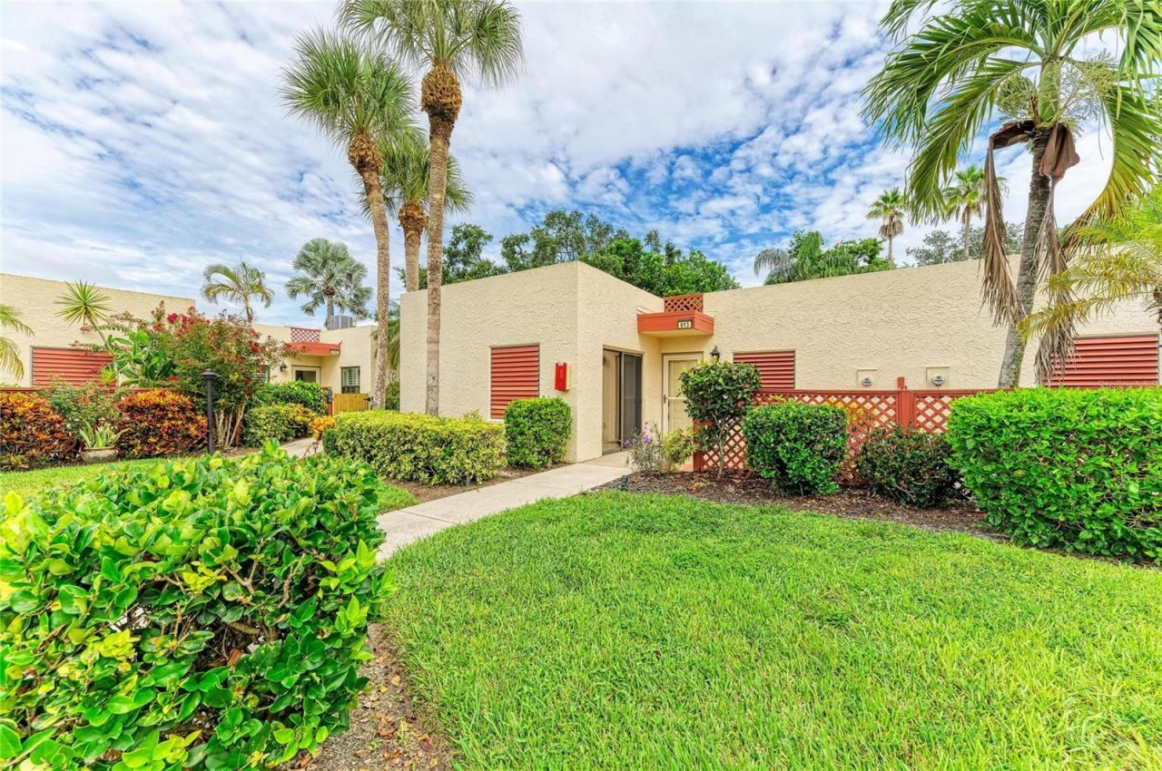 813 Spring Lakes Boulevard, Bradenton, FL 34210 Photo