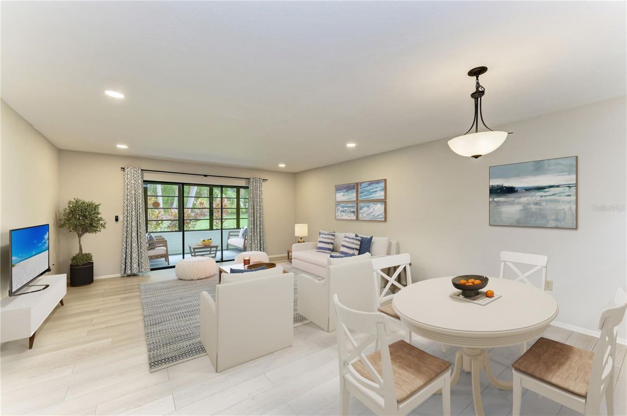 813 Spring Lakes Boulevard, Bradenton, FL 34210 Photo