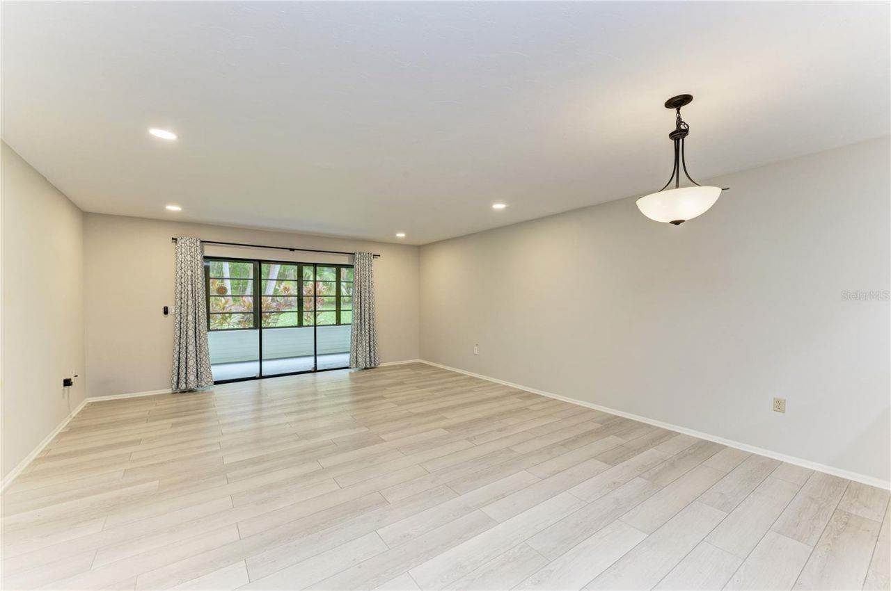 813 Spring Lakes Boulevard, Bradenton, FL 34210 Photo