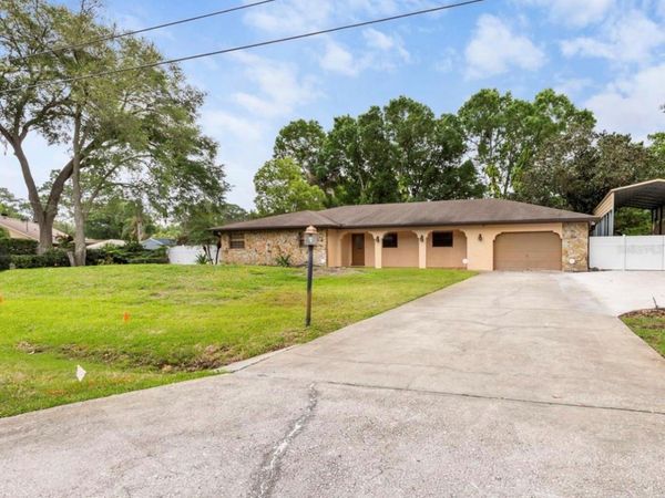 8210 WESTRIDGE DRIVE, TAMPA, FL 33615