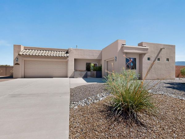 400 Holt Court NE, Rio Rancho, NM 87124