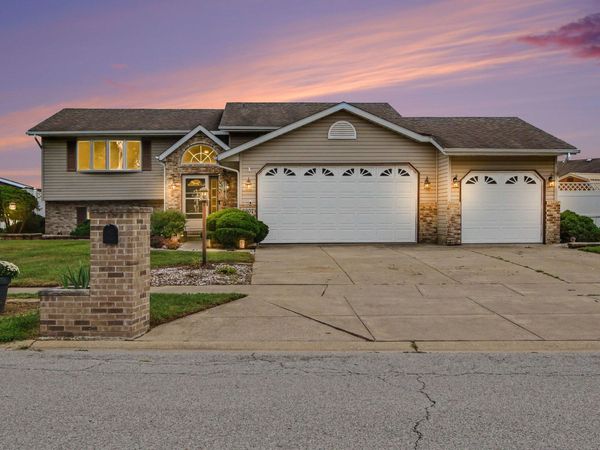 2907 Arbor Lane, Hobart, IN 46342