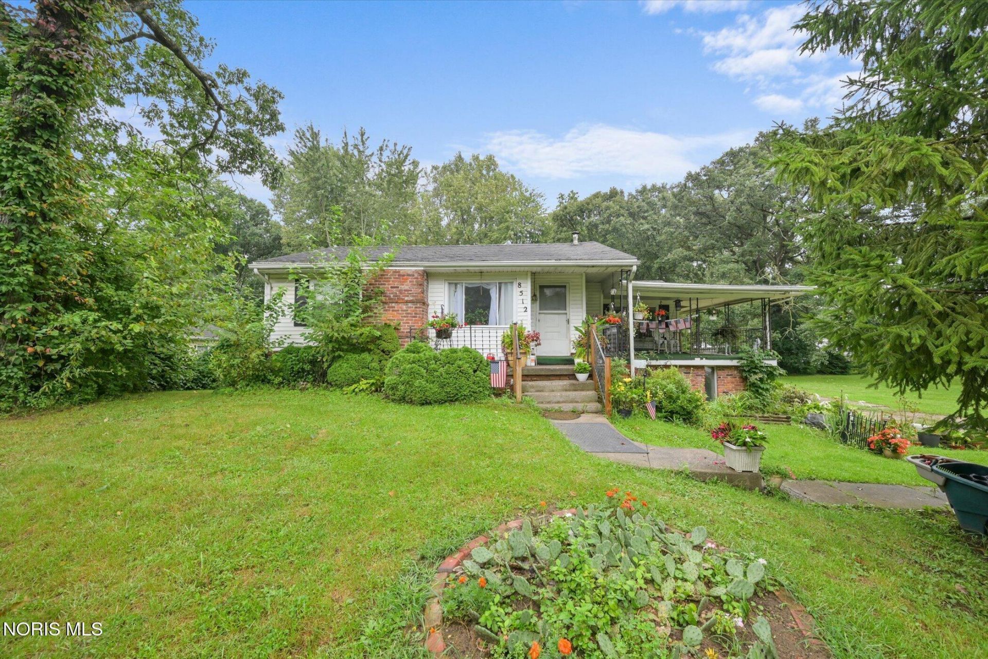 8512 Manci Drive, Sylvania, OH 43560 Main Photo