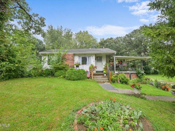 8512 Manci Drive, Sylvania, OH 43560