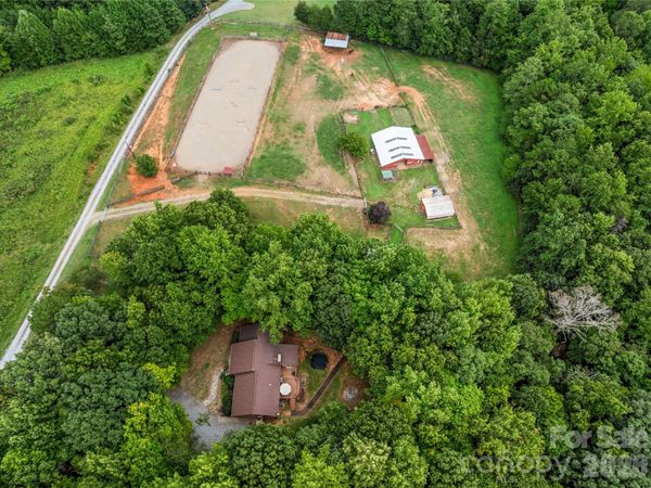 160 Palomino Trail , Mount Holly, NC 28120