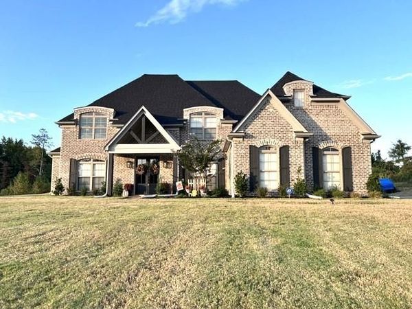 398 POPLAR LN, Holly Springs, MS 38635