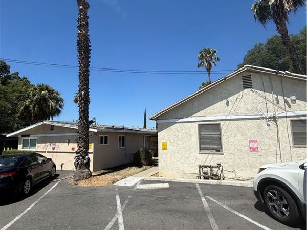 4573 main, Riverside, CA 92501