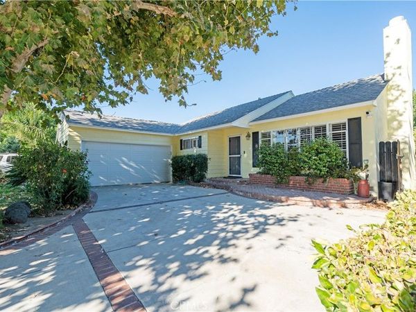 7032 Encino, Lake Balboa, CA 91406
