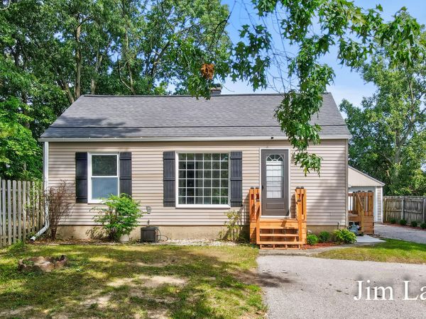933 Barbara Street NW, Grand Rapids, MI 49544