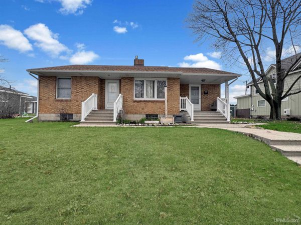 1516 N 16th Street, Escanaba, MI 49829