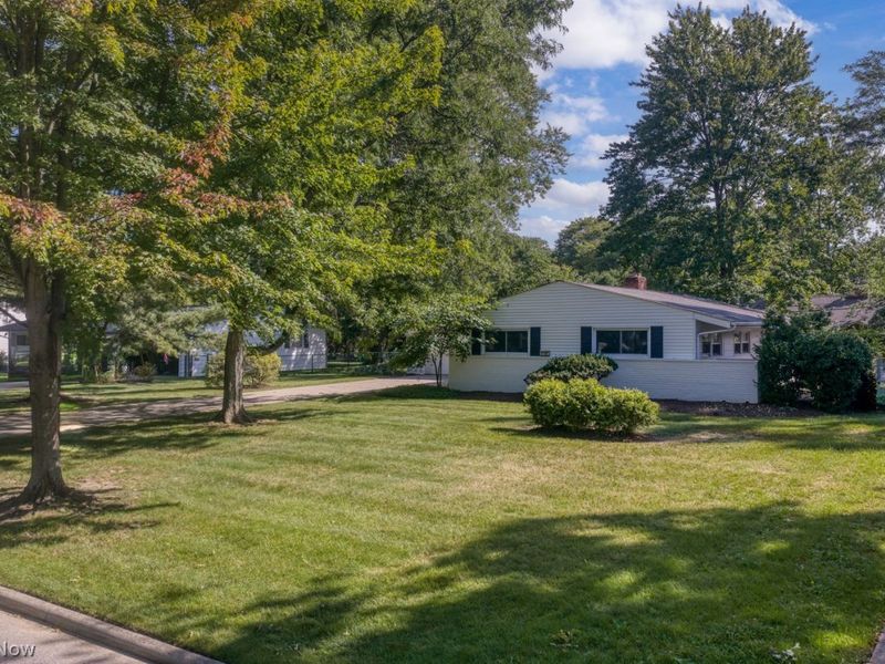 5192 Dogwood Trail, Cleveland, OH 44124 Photo 2