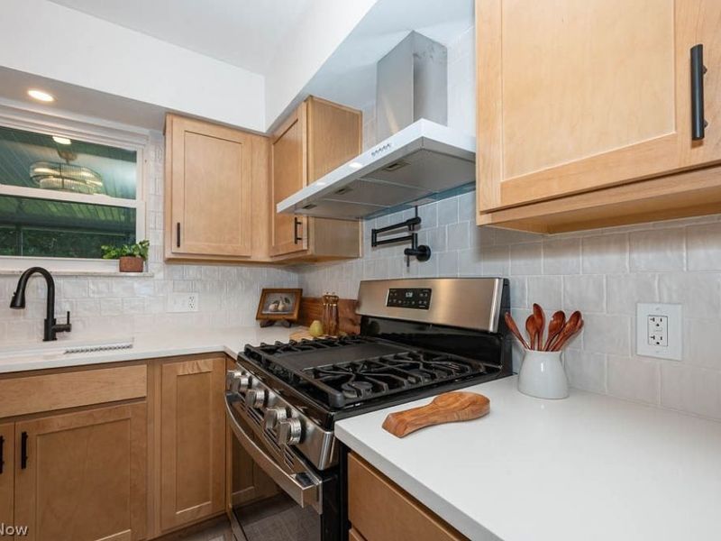 2534 Sierra Drive, Youngstown, OH 44511 Photo 2