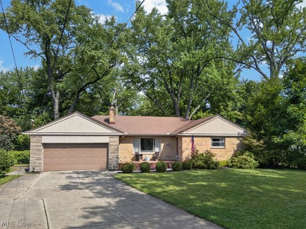 29512 Wolf Road , Bay Village, OH 44140