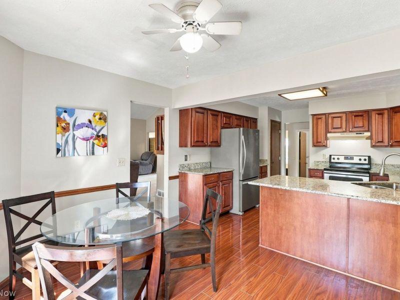 10150 Stamford Court, Strongsville, OH 44136 Photo 12