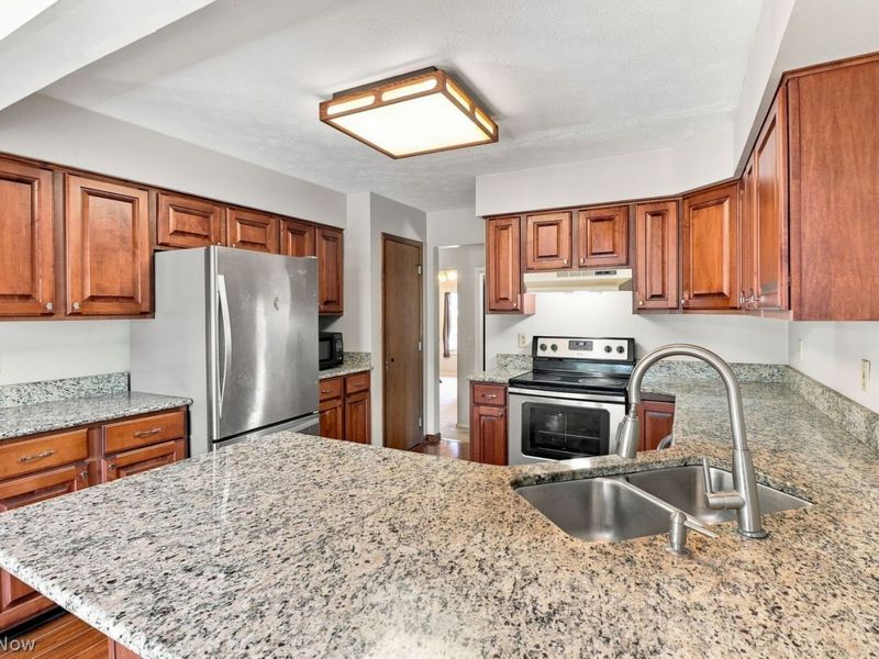 10150 Stamford Court, Strongsville, OH 44136 Photo 13