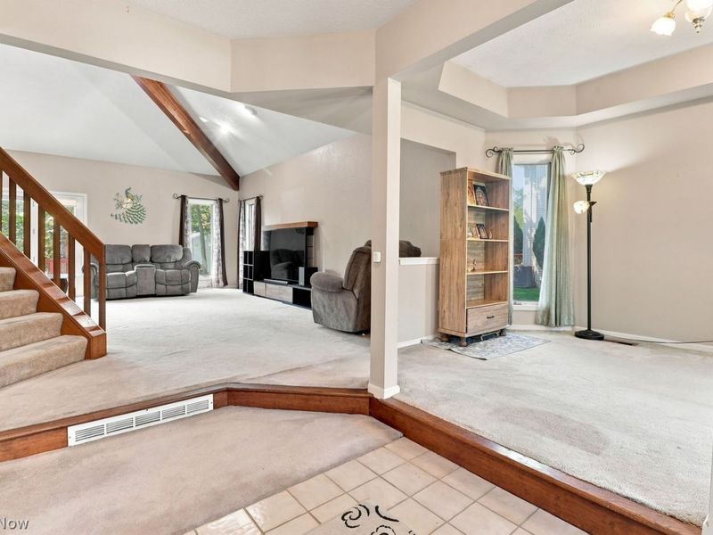 10150 Stamford Court, Strongsville, OH 44136 Photo 2