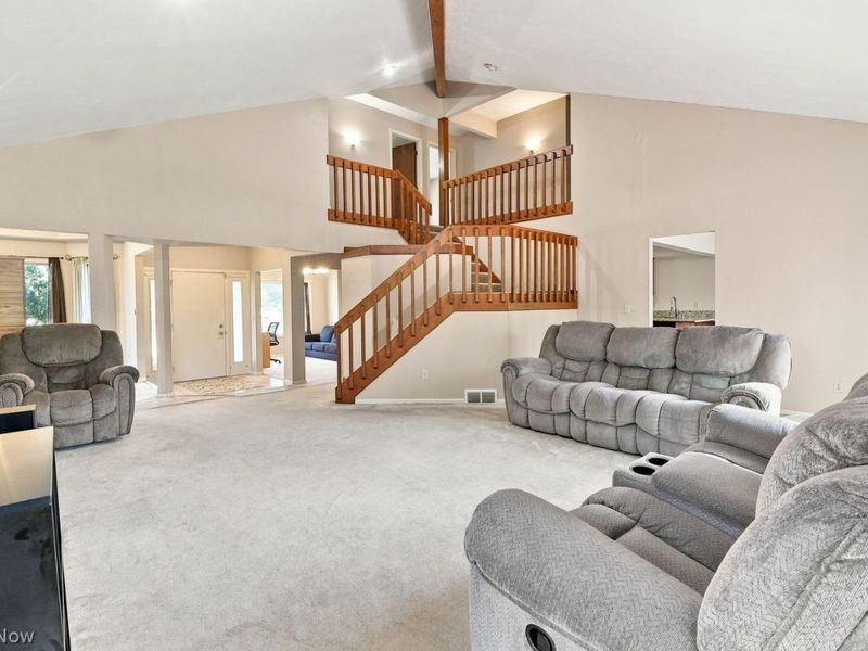 10150 Stamford Court, Strongsville, OH 44136 Photo 5