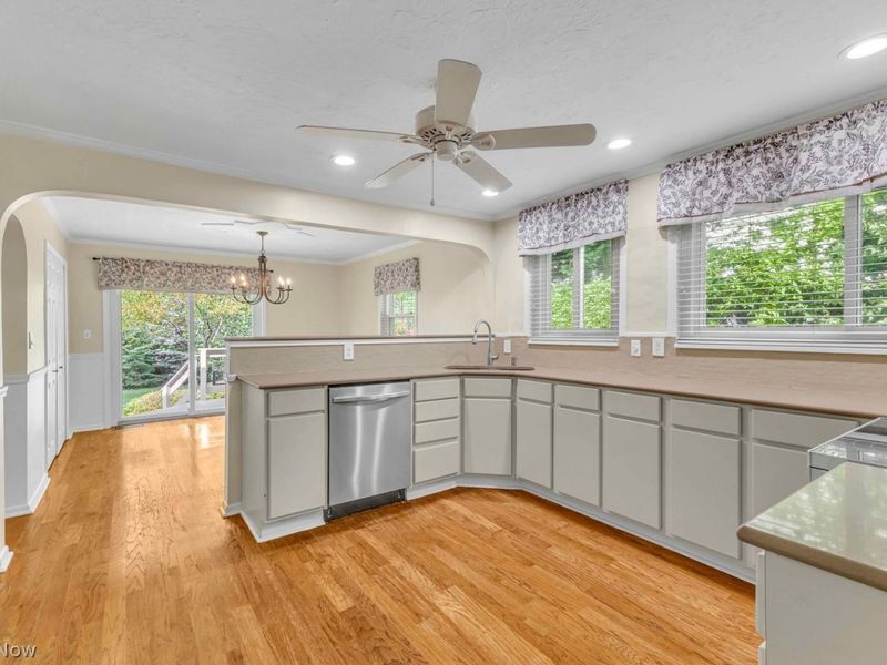 576 Upland Road, Bay Village, OH 44140 Photo 6