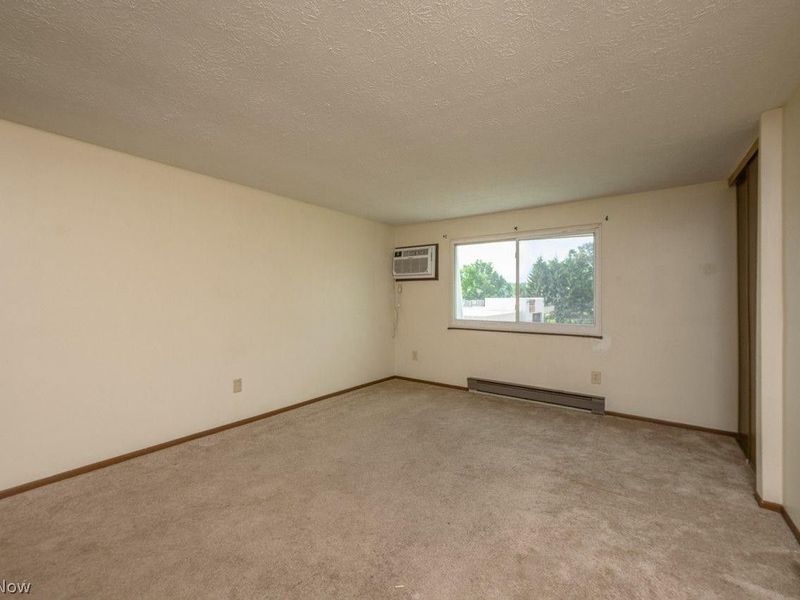 415 W Noble Street, East Canton, OH 44730 Photo 4
