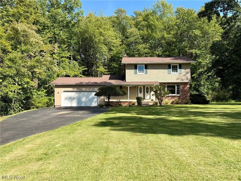 9059 E Mountain View Drive, Chardon, OH 44024 Photo 1