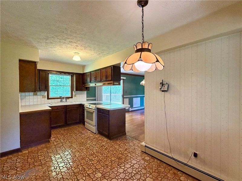 9059 E Mountain View Drive, Chardon, OH 44024 Photo 12