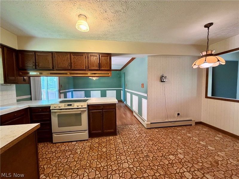 9059 E Mountain View Drive, Chardon, OH 44024 Photo 13