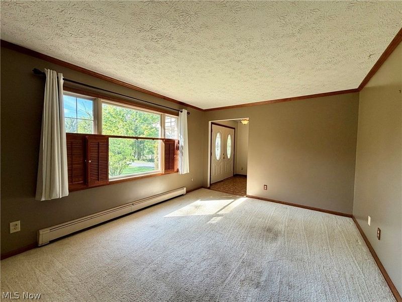 9059 E Mountain View Drive, Chardon, OH 44024 Photo 5