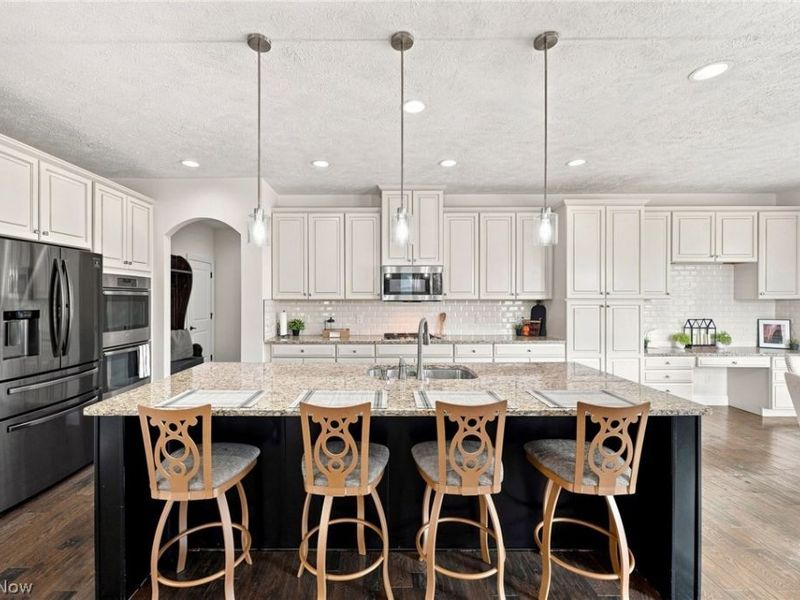 38482 Deepdale Court, Avon, OH 44011 Photo 8