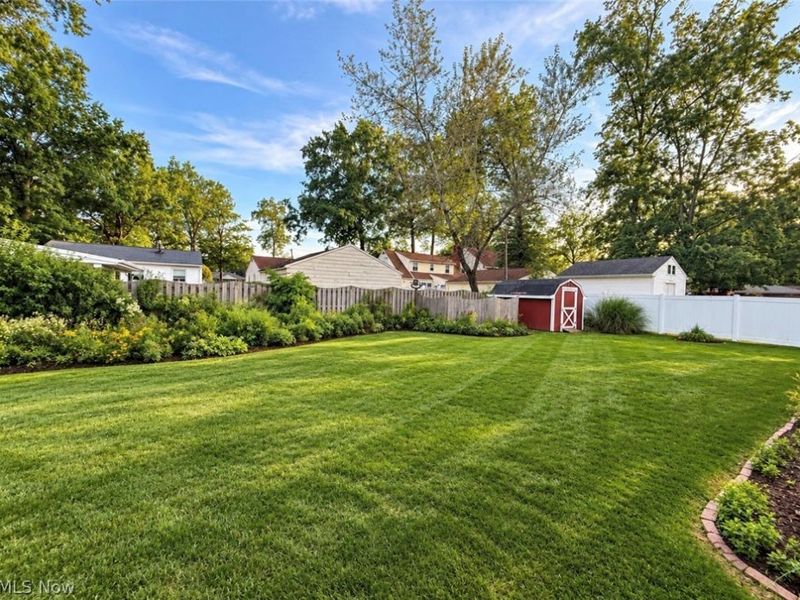 1931 Dodge Drive NW, Warren, OH 44485 Photo 4