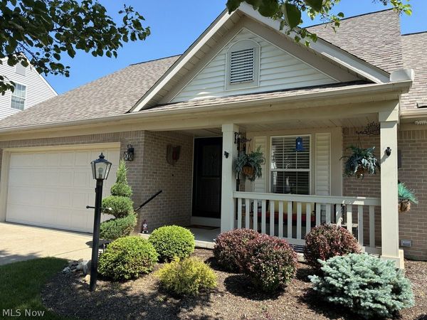 1661 Southpointe Circle NE, Canton, OH 44714