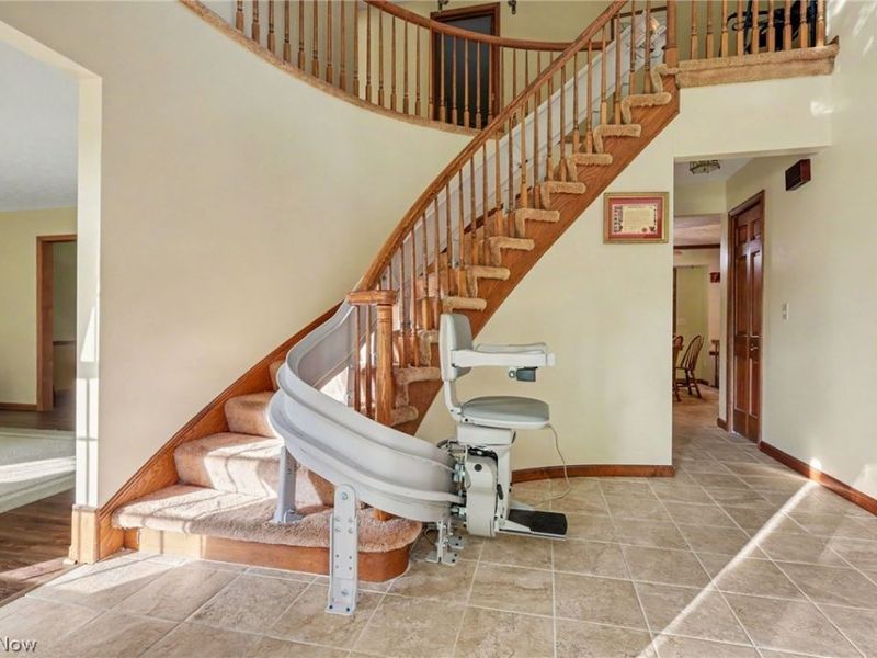 165 Westwinds Drive, Avon Lake, OH 44012 Photo 4