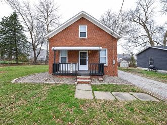 1453 Woodbirch Avenue Akron, OH 44314