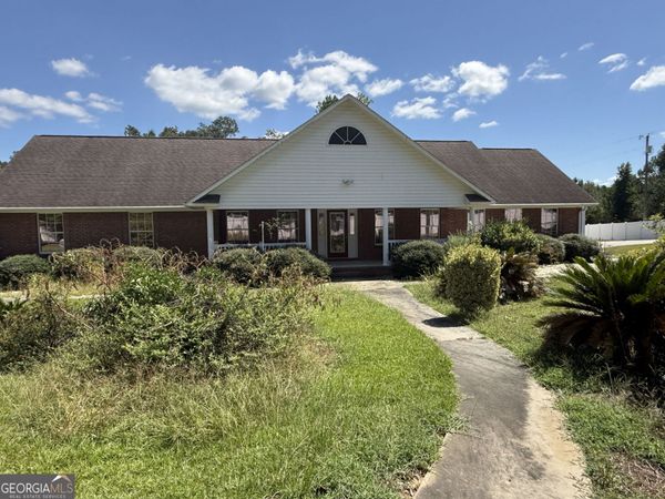 201 Strawberry Circle, Dublin, GA 31021