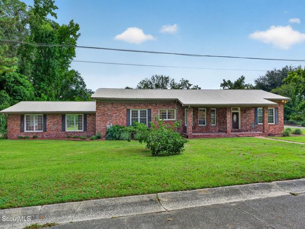 1007 Dogwood Drive , Waycross, GA 31501