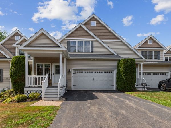 1 Pine Ridge Dr, Unit 2, Medway, MA 02053