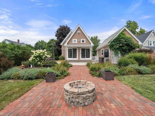 172 West St, Walpole, MA 02081