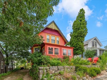 15 3rd St, Wareham, MA 02571