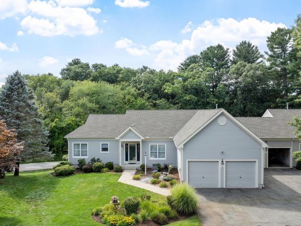 2 Nelson Cir, Bedford, MA 01730
