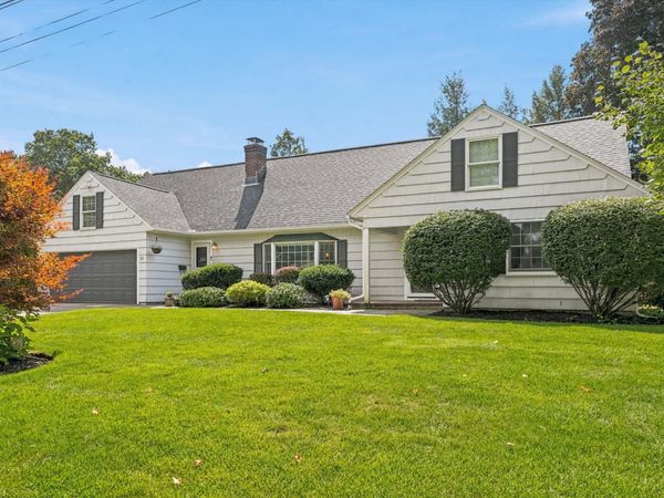 21 Woodbridge Rd, North Andover, MA 01845